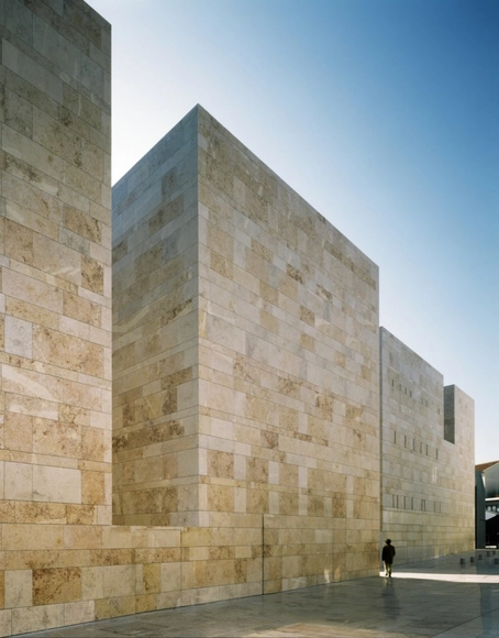 Centro de Artes de Sines / Aires Mateus - Museos Y Espacios De Exhibición, Fachada