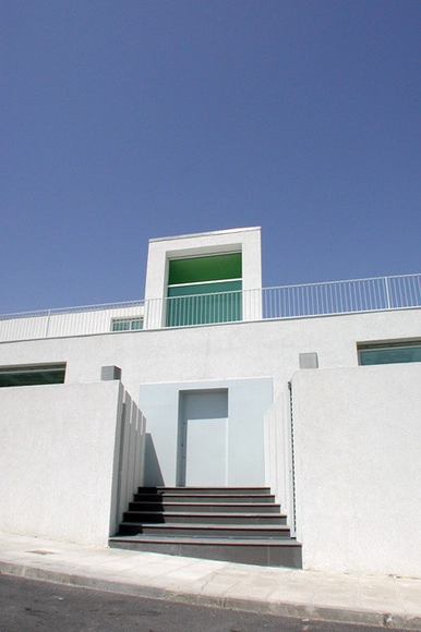 Casa Perforada / Cobaleda & García  Arquitectos - Casas, Escaleras, Fachada