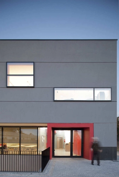Centro Educacional y Clínico en Matosinhos / A+R arquitectos - Arquitectura Educacional, Fachada