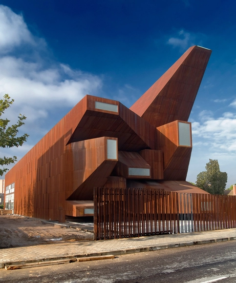 Iglesia de Santa Mónica / Vicens + Ramos - Iglesia, Fachada