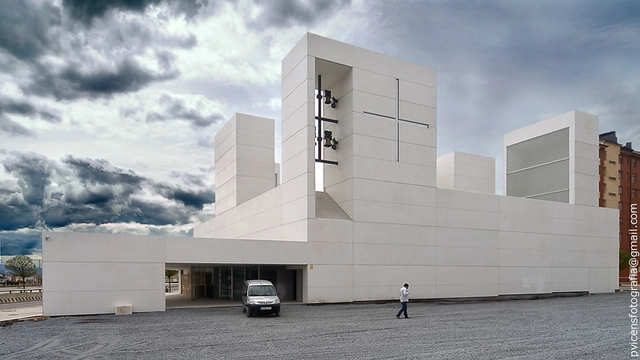 Iglesia Ponferrada / Vicens + Ramos - Iglesia, Fachada