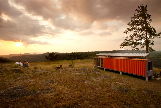 Containers de esperanza / Benjamín García Saxe Architecture - Reconversión
