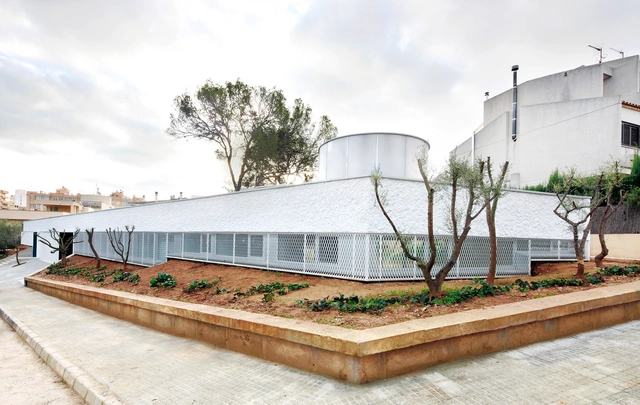 Centro de Día / Flexo Arquitectura - Centro De Salud, Fachada
