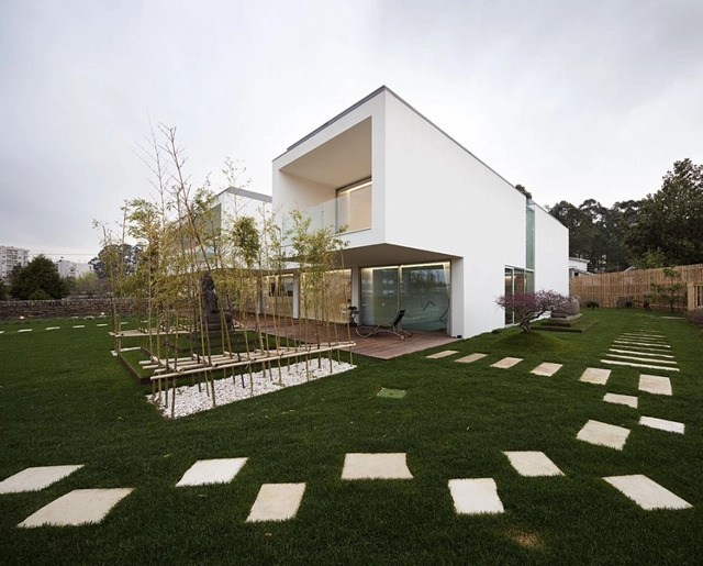 Casa Mario Rocha / Carlos Nuno Lacerda - Casas, Jardín, Fachada, Puerta