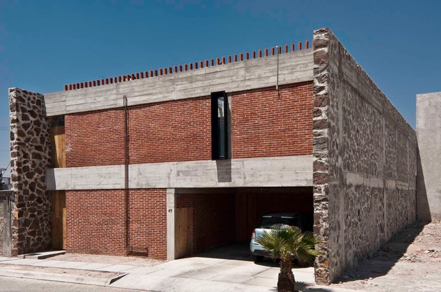 Casa Materka / T3arc - Casas, Fachada, Arco