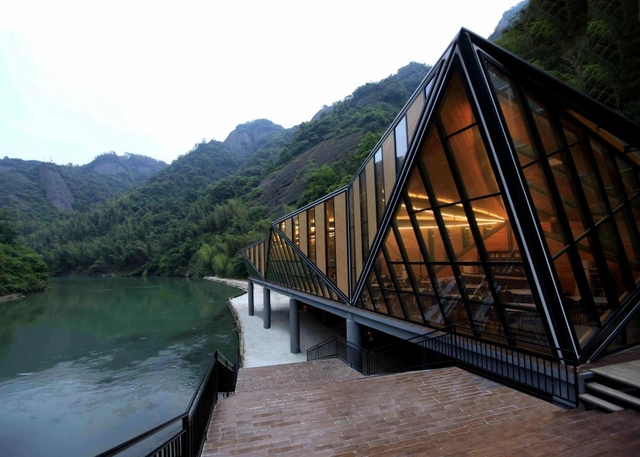 Restaurant Tianmen Mountain / Liu Chongxiao - Restaurant