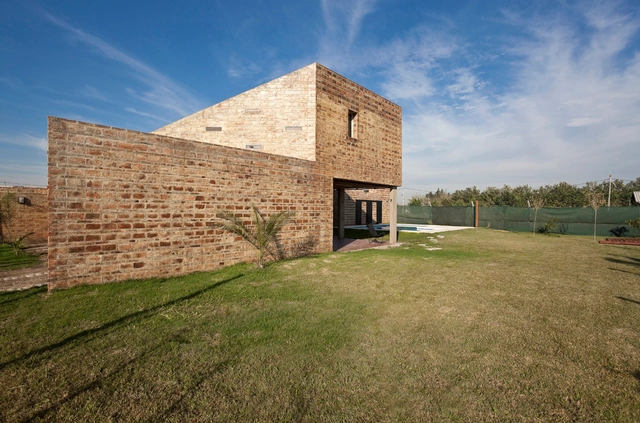 Casa Alejandra / CEKADA-ROMANOS arquitectos - Casas, Fachada