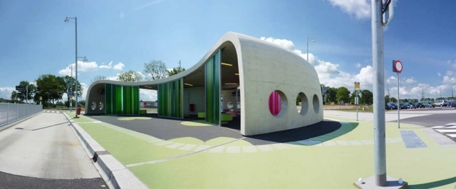 Sala de espera intermodal / LYVR - Edificios Públicos, Fachada
