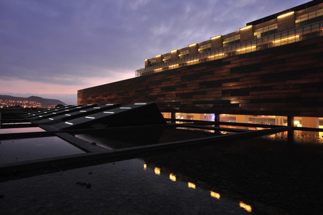 Hotel del Desierto / Estudio Larrain - Hoteles, Fachada, Urbano