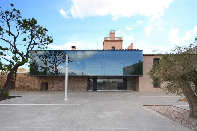 Academia Grifols / TwoBo Arquitectura + Luis Twose Arquitecto - Restauraciones, Patio interior, Fachada, Puerta