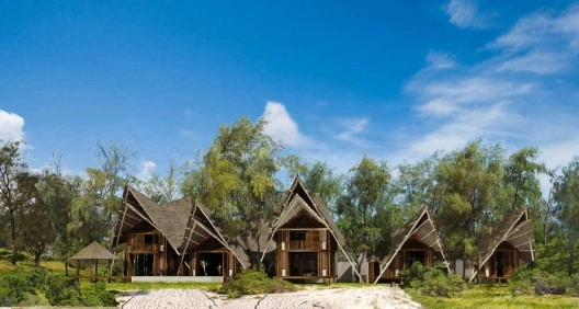 Villa Suluwilo / COA - Hoteles, Jardín, Fachada, Bosque