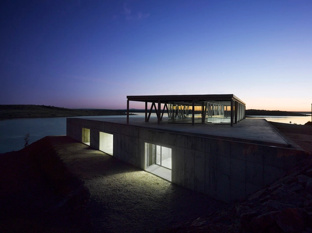 Centro de Remo / José María Sánchez García - Recreación Y Entrenamiento, Fachada, Costa