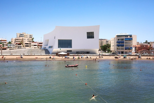 Auditorio y Palacio del Congreso Infanta Doña Elena / Estudio Barozzi Veiga - Edificios Institucionales, Fachada, Costa