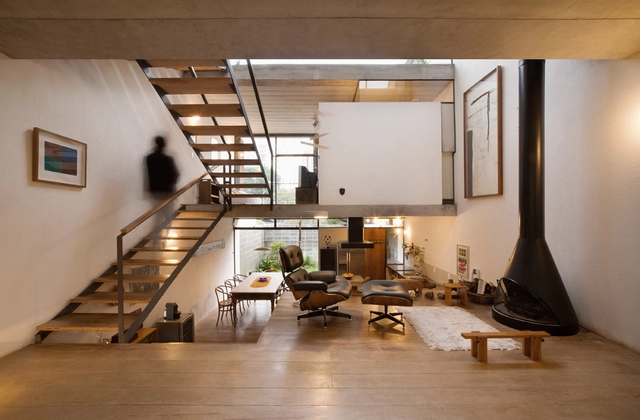 Casa Juranda / Apiacás Arquitetos - Casas, Escaleras, Fijación Vigas, Barandas, Fachada, Mesas, Sillas