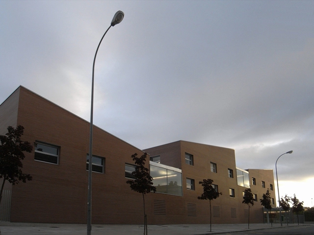 Colegio Público de Educación Infantil y Primaria Catalina de Foix / Taller Básico de Arquitectura - Escuela Primaria, Fachada