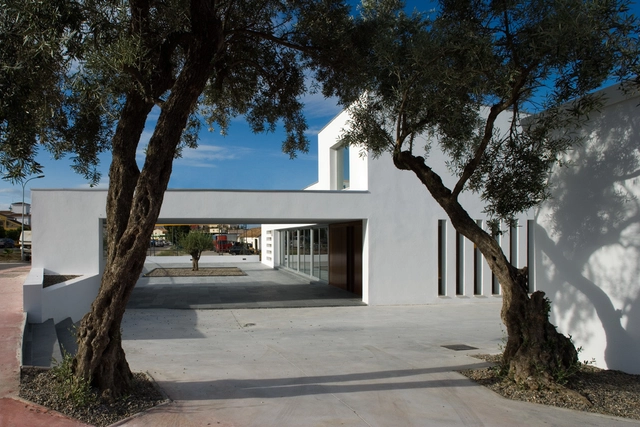 Tanatorio Municipal de Pizarra / José Delgado Diosdado + Tibisay Cañas Fuentes - Crematorio, Fachada, Puerta