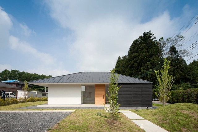 Casa Doughnut / Naoi Architecture & Design Office - Casas, Jardín, Puerta, Fachada