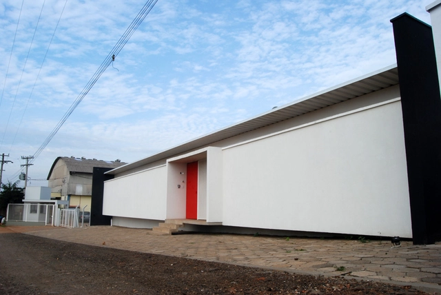 Administrativo TRADIBOM / LBM - Edificio De Oficinas, Fachada