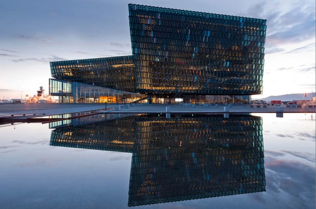 Harpa Concert Hall and Conference Centre / Henning Larsen Architects - Sala De Conciertos, Fachada, Urbano