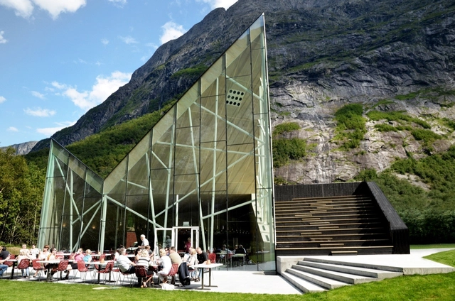Restaurant y Centro de VisitantesTrollwall / Reiulf Ramstad Architects - Restaurant, Escaleras, Fachada