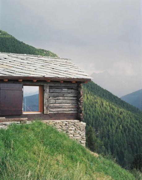 Refugio en los Alpes Suizos / Personeni Raffaele Schärer Architectes - Reconversión, Fachada, Bosque
