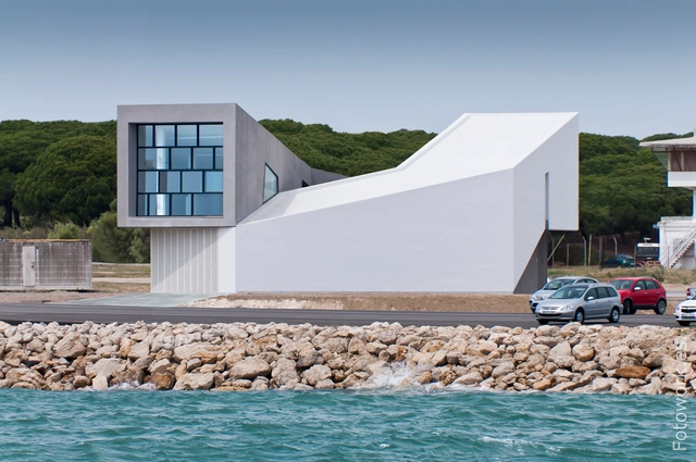 Edificio 2722 / Daniel Martín Cornejo - Edificio De Oficinas, Fachada, Costa