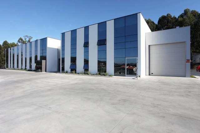 Oficinas Barata Garcia / Arqmarket - Edificios Institucionales, Fachada, Puerta