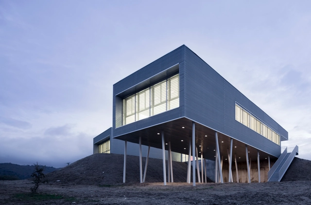 Mirador 高中学校 / BmasC Arquitectos - 学校