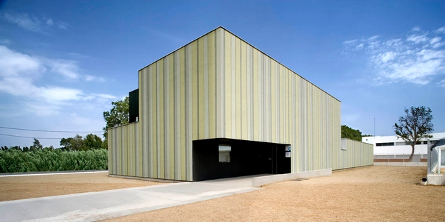 Centro de Asistencia Primaria en Castelló d’Empúries / Josep Ferrando  Architecture + Estrella Ordónez + Pedro García - Centro De Salud
