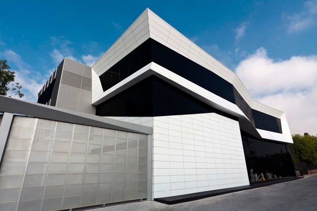 Edificio de Oficinas Total Test / Aa C+V Arquitectos - Edificios Institucionales, Fachada