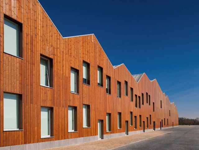 Colegio Mouriz / Atelier Nuno Lacerda Lopes - Escuela Primaria, Fachada