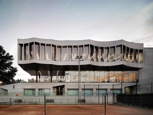 Ampliación Stadium Casablanca / Magén Arquitectos + Cerrejón Arquitectos  - Fitness Club, Fachada