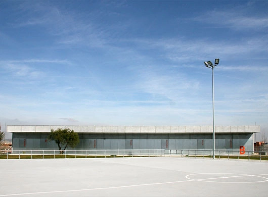 La Camisera / Magén Arquitectos + Cerrejón Arquitectos  - Centro Multideportivo, Fachada