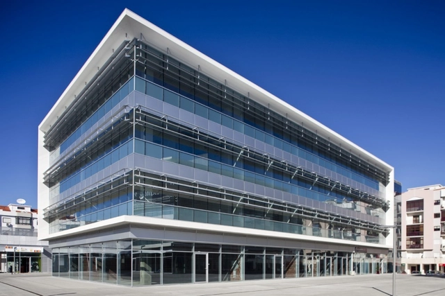 Centro Cívico Pragal y Hotel de Negocios Almada / NLA - Otros Edificios Gubernamentales