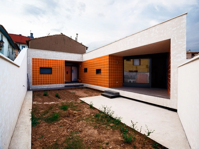 Casa Ri-Bota / Sergio Sebastián Franco - Casas, Patio interior, Fachada, Puerta