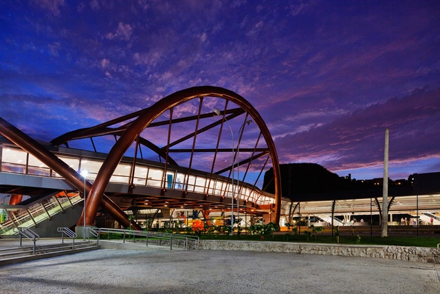 Cidade Nova / JBMC - Estación De Metro, Arco