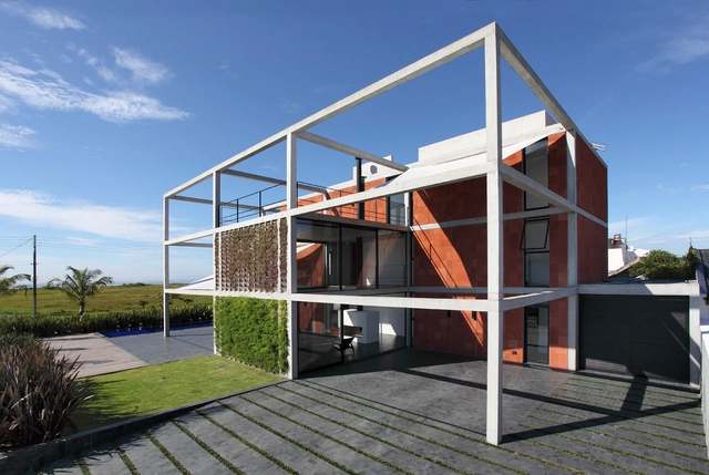 Casa Atami / Marcos Bertoldi Arquitetos - Casas, Jardín, Fachada, Barandas, Puerta