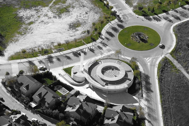Comisaria de Policía y Protección Civil / Picado - De Blas Arquitectos - Servicios De Emergencia, Urbano