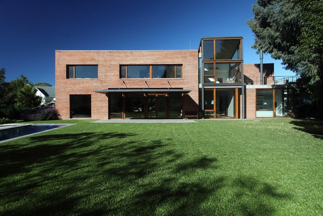 Casa en San Jorge / David Mutal Arquitectos - Casas, Jardín, Fachada, Puerta