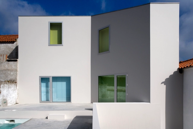 Casa Sobral da Lagoa / Ricardo Bak Gordon - Casas