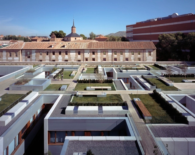 Nuevo parador de Alcalá en el Colegio de Santo Tomás / Aranguren & Gallegos Arquitectos - Remodelaciones, Fachada