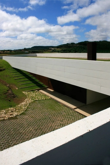 Casa en Alcobaça / Topos Atelier de Arquitectura - Casas, Fachada