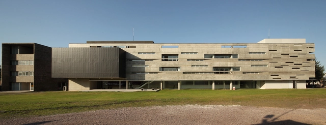 Instituto de Investigaciones Biotecnológicas / A3 Luppi Ugalde Winter + De La Fuente - Pieroni - Raddavero - Oguievsky - Instituto