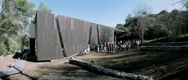 Espacio Scout  Colegio Saint George / Mutar Arquitectos - Otros Edificios, Fachada