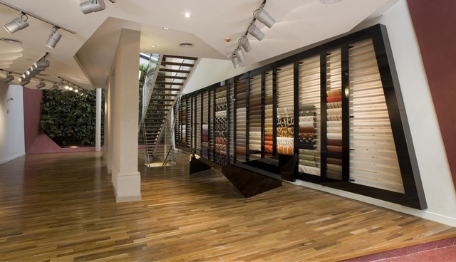 Tienda de telas Nicaragua / Speziale Linares Arquitectos - Tienda, Barandas, Escaleras, Sillas