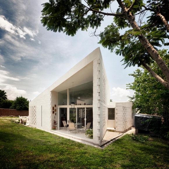 Casa CSC / MMX - Casas, Jardín, Fachada, Puerta, Arco
