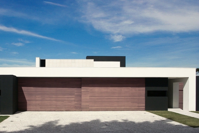 Casa VM / Studio Guilherme Torres - Casas, Fachada