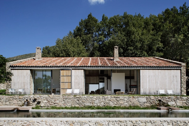 Finca en Extremadura / Ábaton Arquitectura - Reconversión, Puerta, Fachada