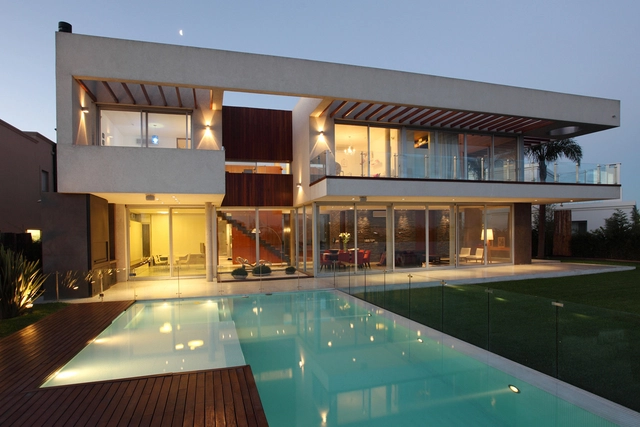Casa 311 / CLC Arquitectos - Casas, Patio interior, Fachada, Puerta, Sillas