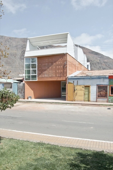 Biblioteca Pública Taltal / Murua-Valenzuela - Renovación, Fachada, Puerta